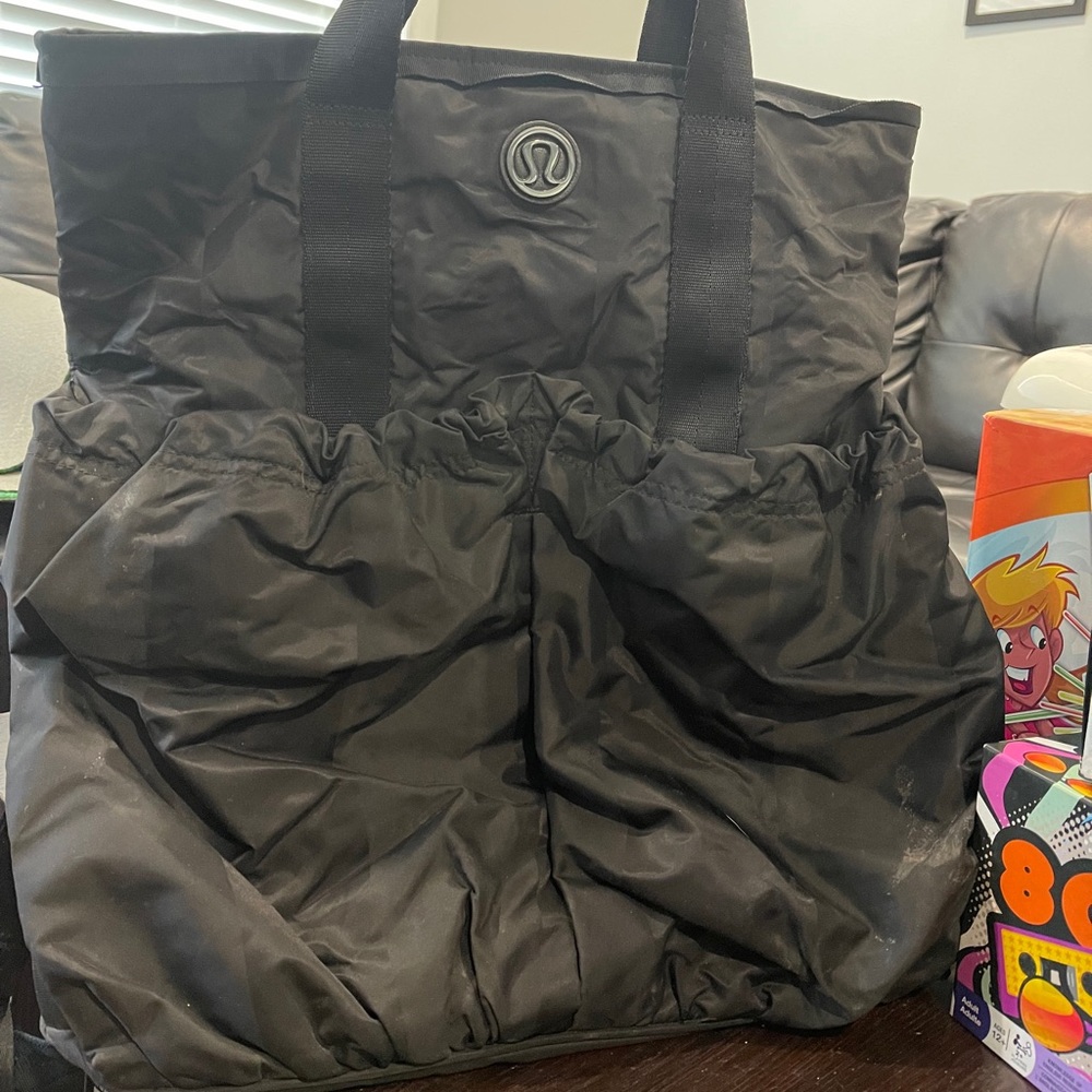 Lululemon bag